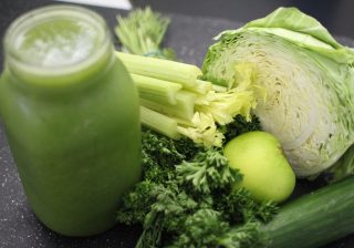 Feel The Experience Of Using Green Smoothie And Lose Your Weight