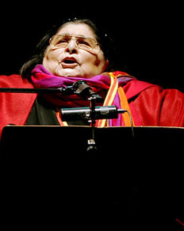 Thousands mourn Argentine folk singer Mercedes Sosa