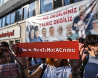 Juan Barahona explains that the coup in Honduras is not an isolated case, but a regional experiment