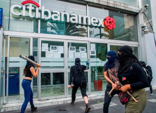 Mexico : Molotov cocktails thrown at Oaxaca newspaper editor’s home