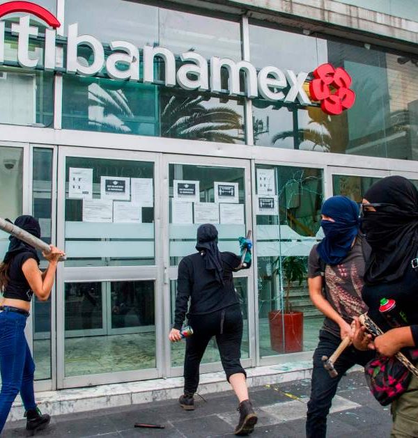 Mexico : Molotov cocktails thrown at Oaxaca newspaper editor’s home